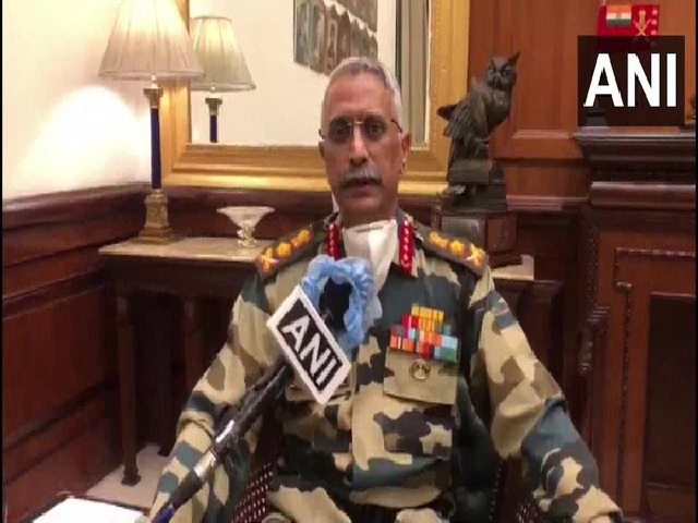 Army Chief awards Commendation Cards